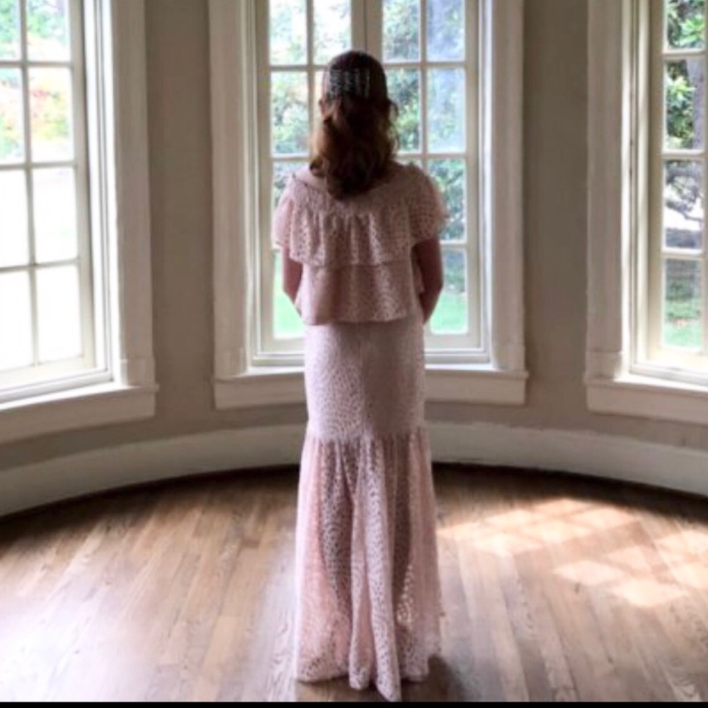 GB peach off shoulder eyelet top & skirt set Sz XS/S